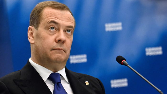European Commission advised Medvedev to treat his mental hea