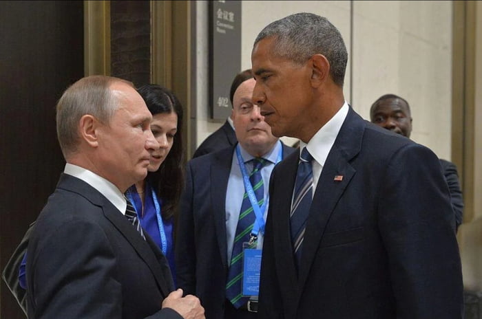 This is the proper way to greet Putin instead of kissing his