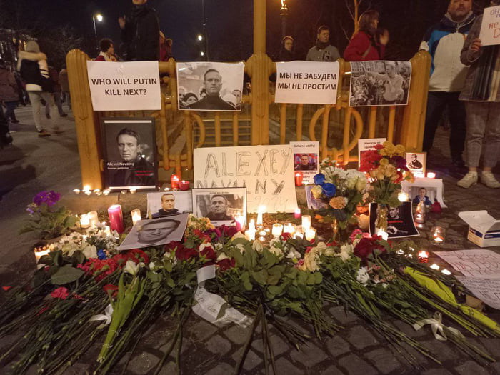 Remembrance in Budapest yesterday in front of the RU Embassy