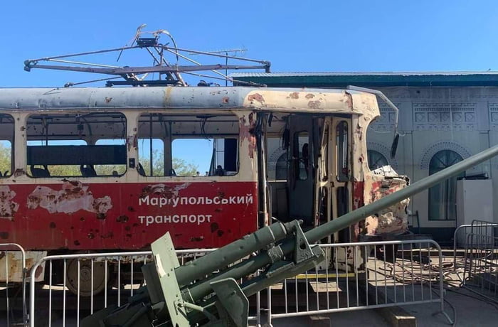 Among the trophies shown in Moscow was a tram from Mariupol