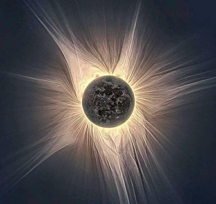 NASA wins best eclipse picture