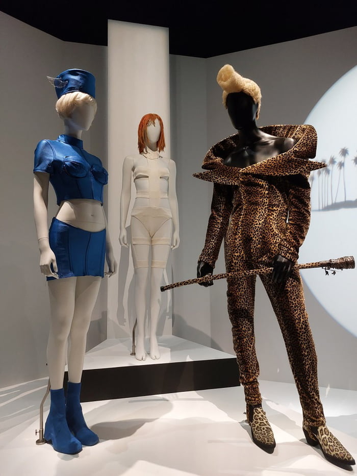 The Fifth Element outfit